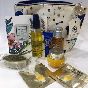 L'Occitane en Provence gift set with various body care products and samples 2019